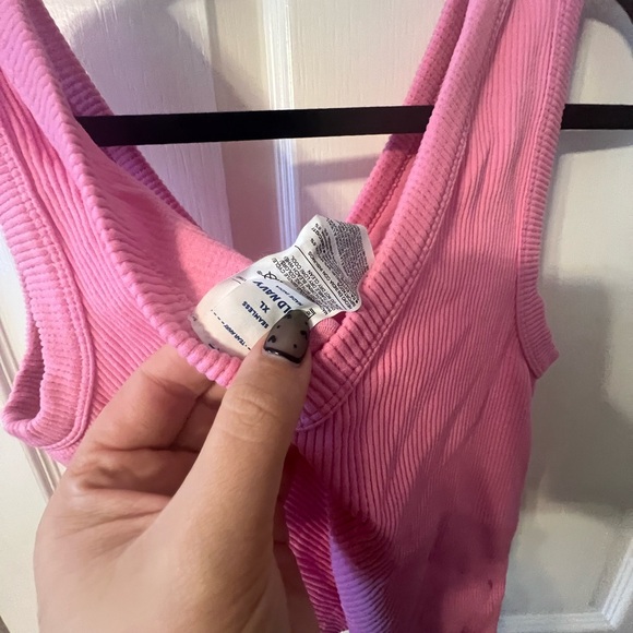 Old Navy Ribbed Tank Top - Picture 3 of 3